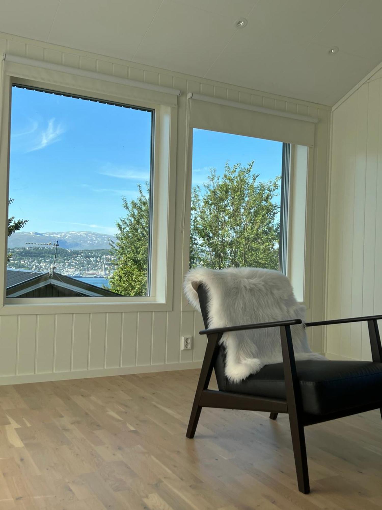 Tromso Arctic Villa With Free Parking Bagian luar foto