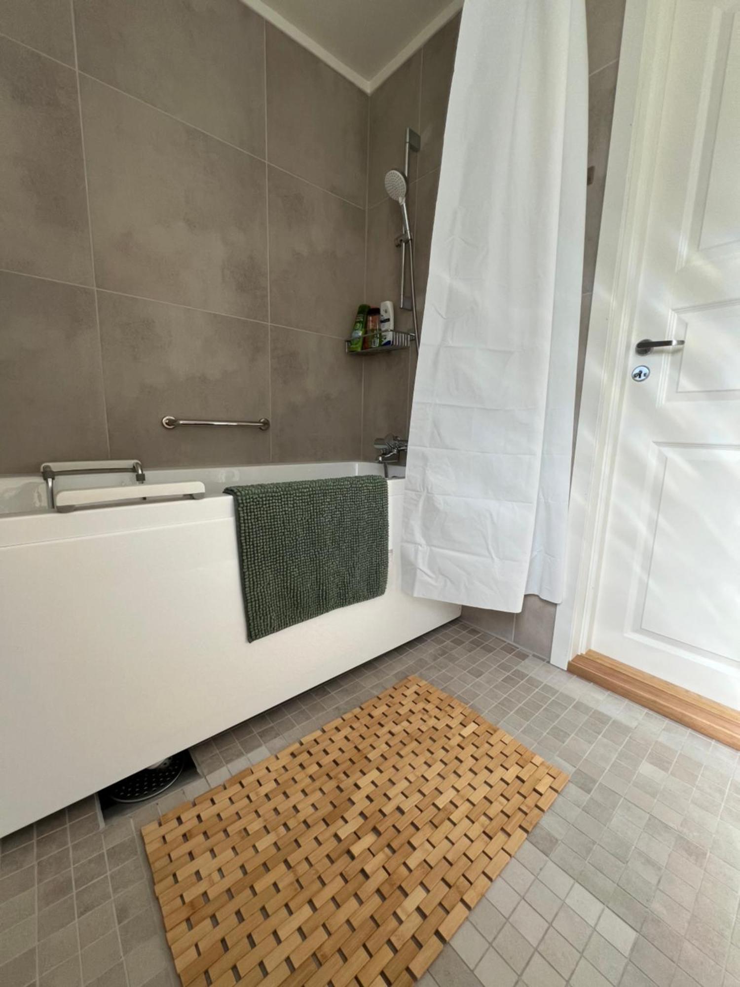 Tromso Arctic Villa With Free Parking Bagian luar foto