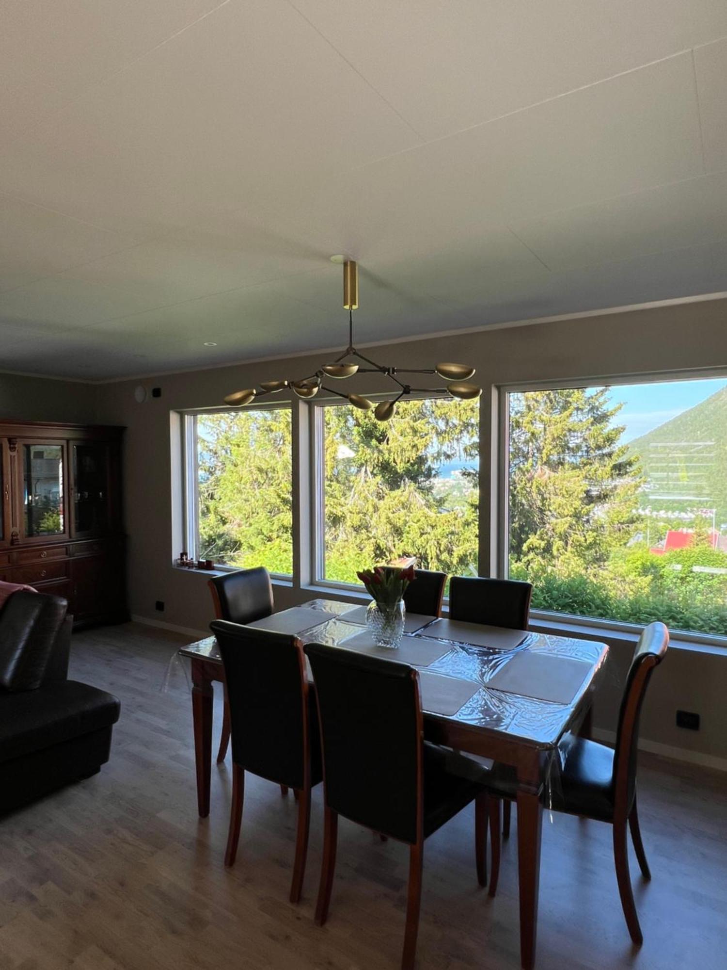 Tromso Arctic Villa With Free Parking Bagian luar foto